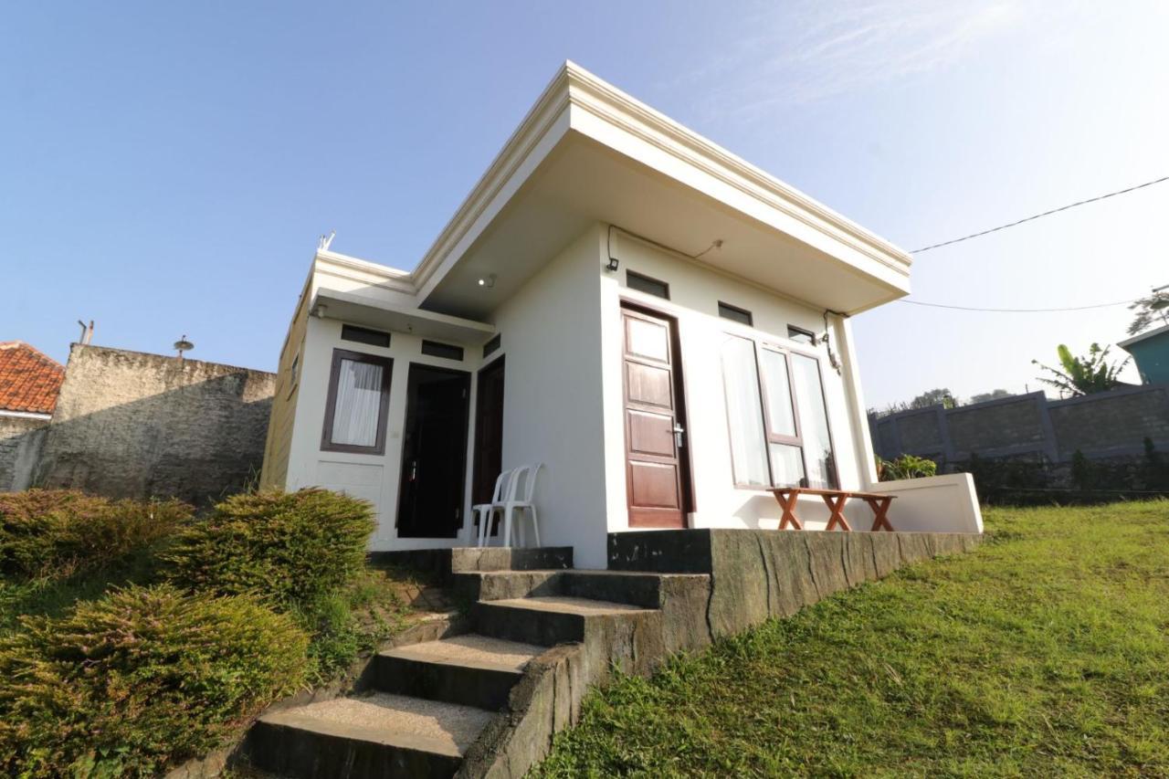Lembur Incu Syariah Villa & Resto Lembang Esterno foto