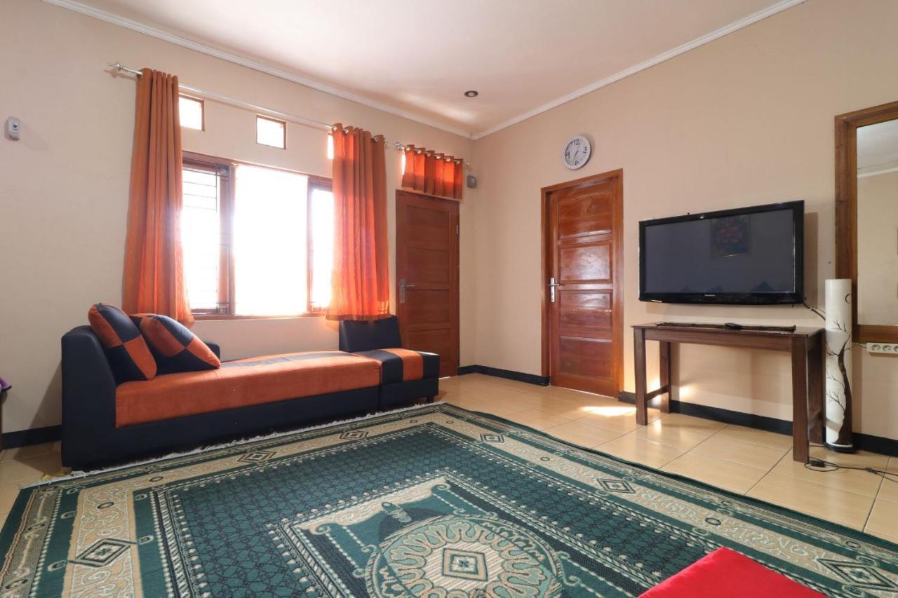 Lembur Incu Syariah Villa & Resto Lembang Esterno foto