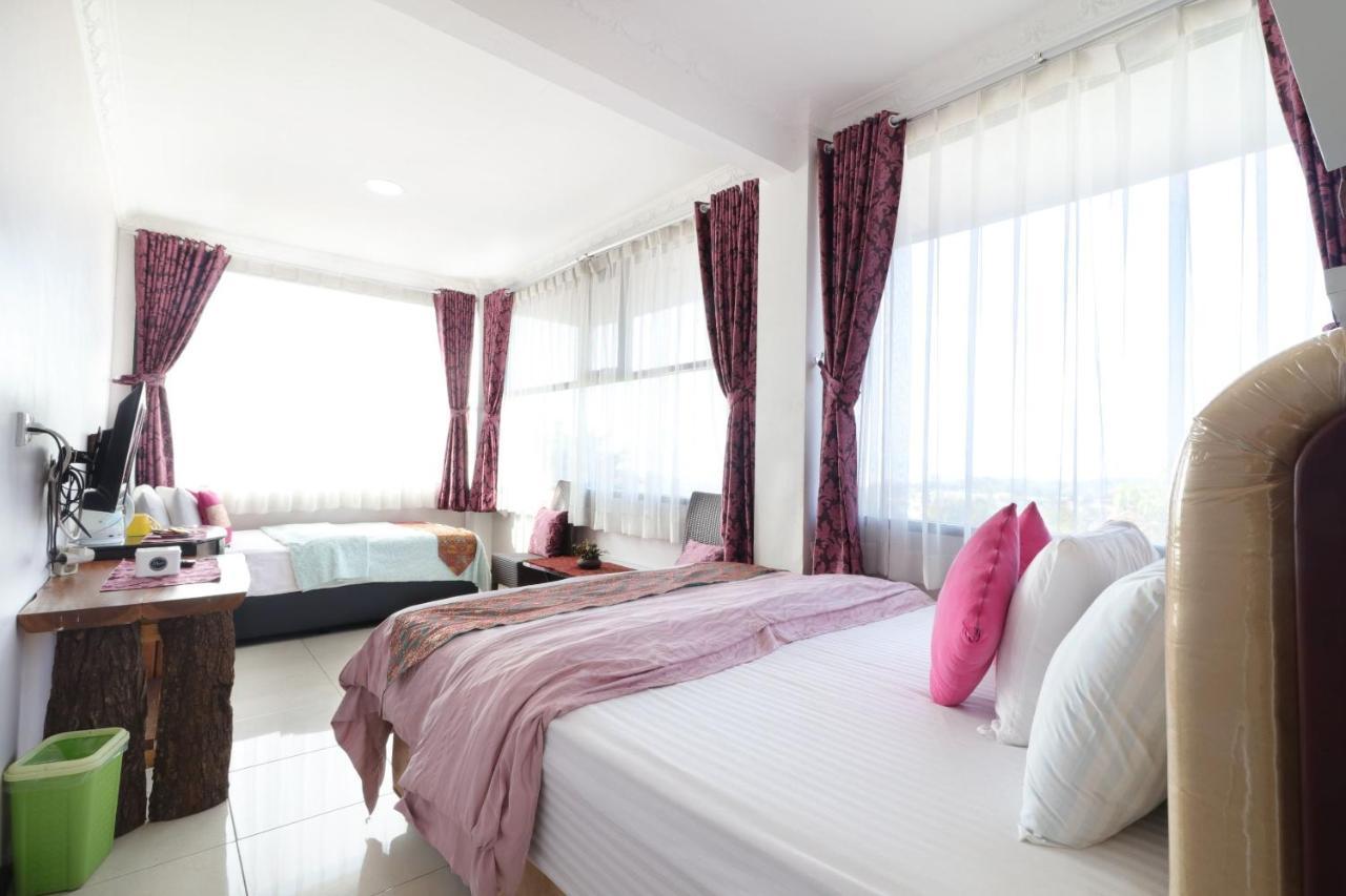 Lembur Incu Syariah Villa & Resto Lembang Esterno foto