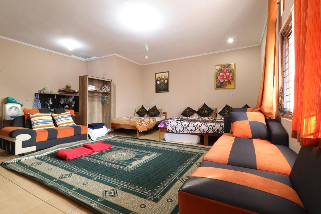 Lembur Incu Syariah Villa & Resto Lembang Esterno foto
