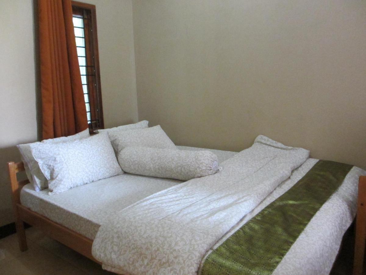 Lembur Incu Syariah Villa & Resto Lembang Esterno foto